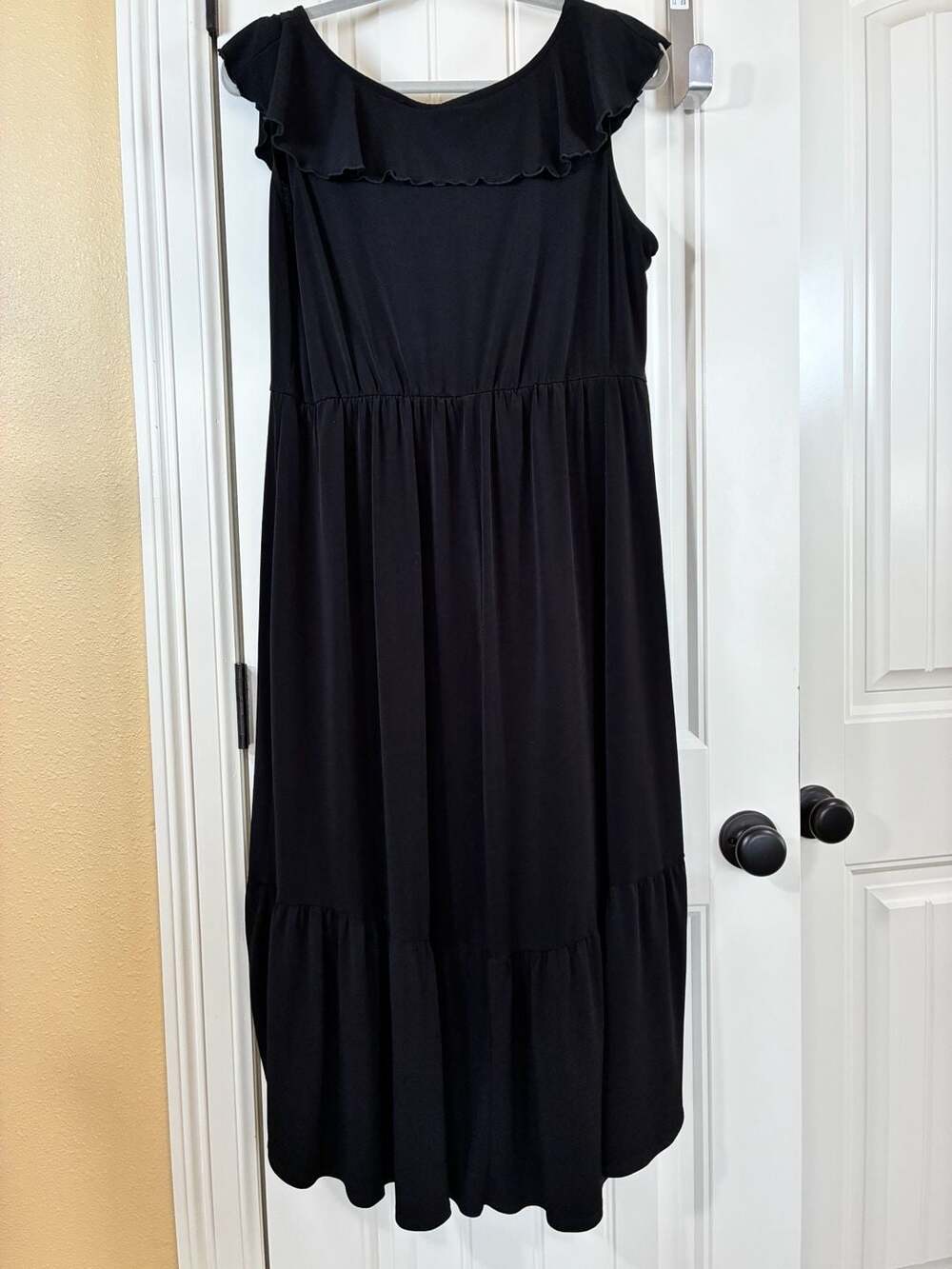 New Directions Woman Black V-Neck Ruffle Tiered Maxi Dress 1X - Picture 8 of 8
